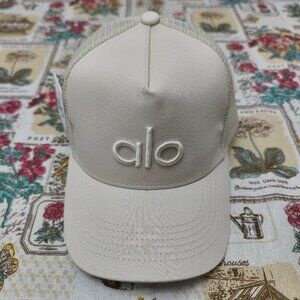 🌟POSH HOT🌟 ALO Yoga casual District Trucker Hat